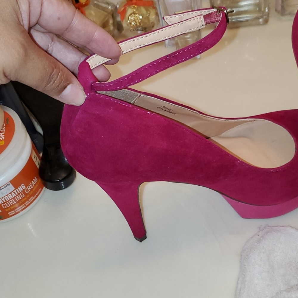 Heels - Picture 4 of 5